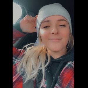 Meet your Posher, Alyssa